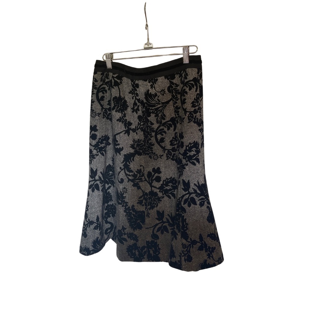 Ann Taylor Black and grey skirt size 2